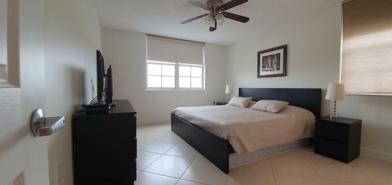 Апартаменти Yacht Club Aventura 2Br + 2Ba Маямі Екстер'єр фото