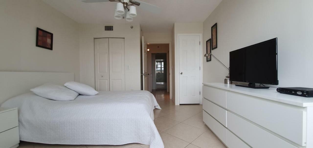 Апартаменти Yacht Club Aventura 2Br + 2Ba Маямі Екстер'єр фото
