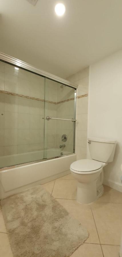 Апартаменти Yacht Club Aventura 2Br + 2Ba Маямі Екстер'єр фото